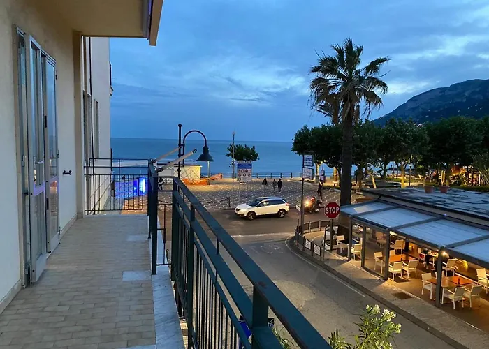 La Casa Lungo Il Mare Lägenhet Maiori