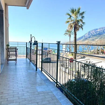 La Casa Lungo Il Mare *